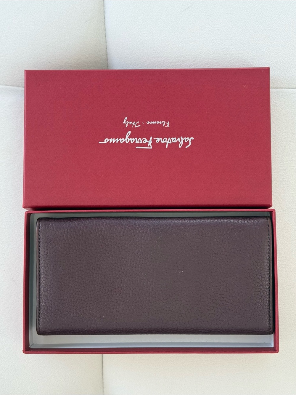 Salvatore Ferragamo Gancini Long Wallet 7.4 inch Burgundy With Gold Clasp - Picture 9 of 9